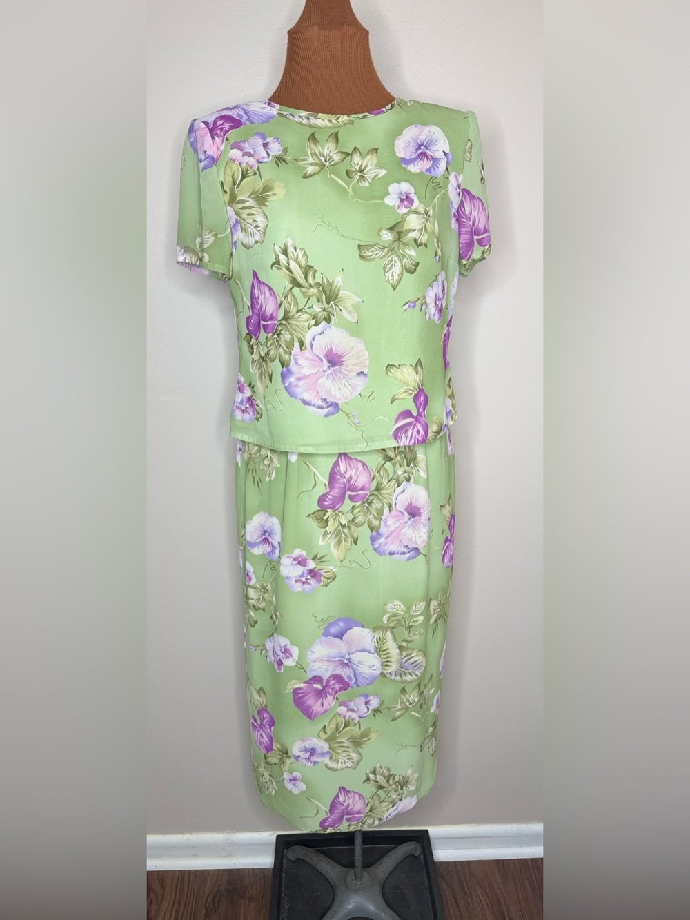 Plaza South Two Piece Green Floral Skirt Set Short Sleeve Midi Skirt Size 4
